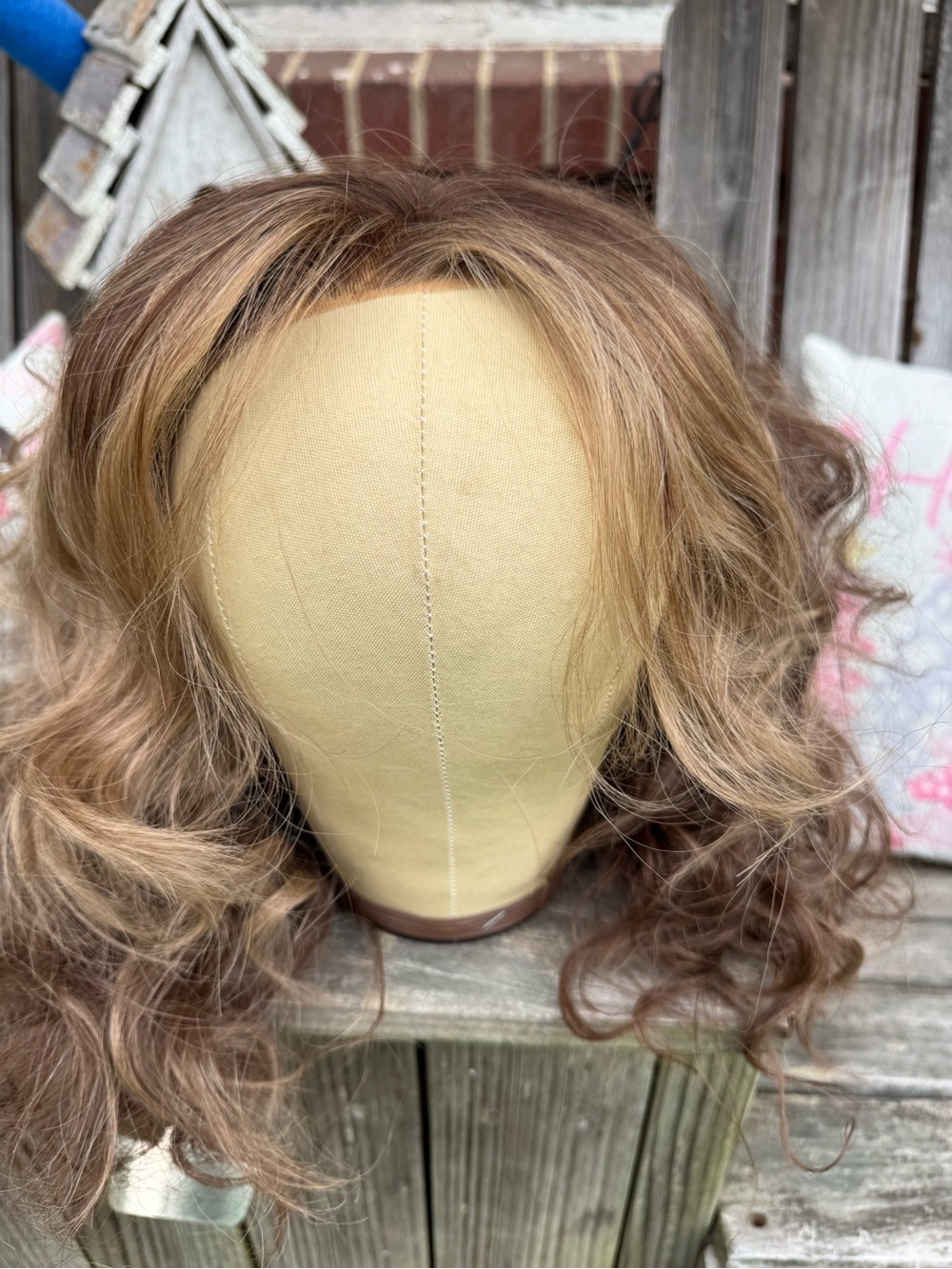 Chelsey Smith Cosmetics Shania Women’s Wig - Old Money - Picture 2 of 3
